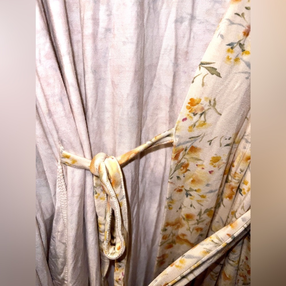 Soft Surroundings Cream Floral Robe - Picture 6 of 7